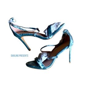 Lov Mark Crushed Velvet Sandals Women Color Light Blue Size 10